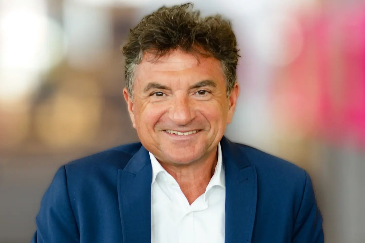Retrato del Dr. Ferri Abolhassan, Miembro de la Junta directiva de Deutsche Telekom y CEO de T-Systems